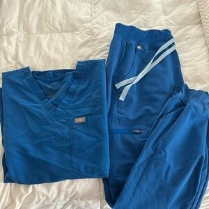FIGS Scrub Set with Jogger Pants - Medium